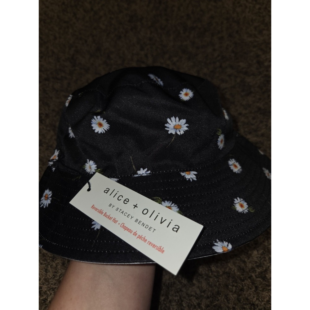 Alice + Olivia Reversible Bucket Hat Daisy Floral Black White New w/ Tags